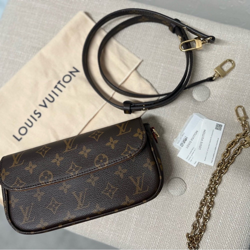 Louis Vuitton Monogram Ivy Wallet on Chain
